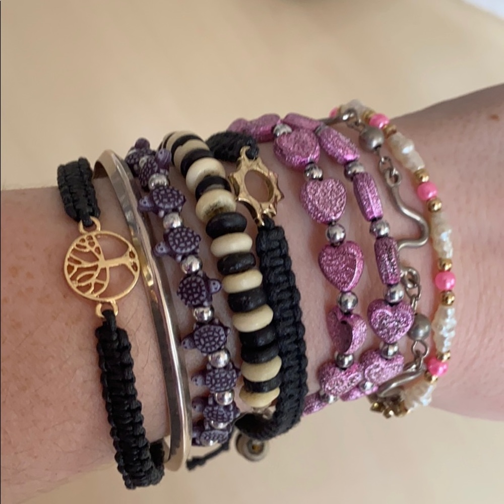 Lot of 8 Bracelets Different Styles Layering